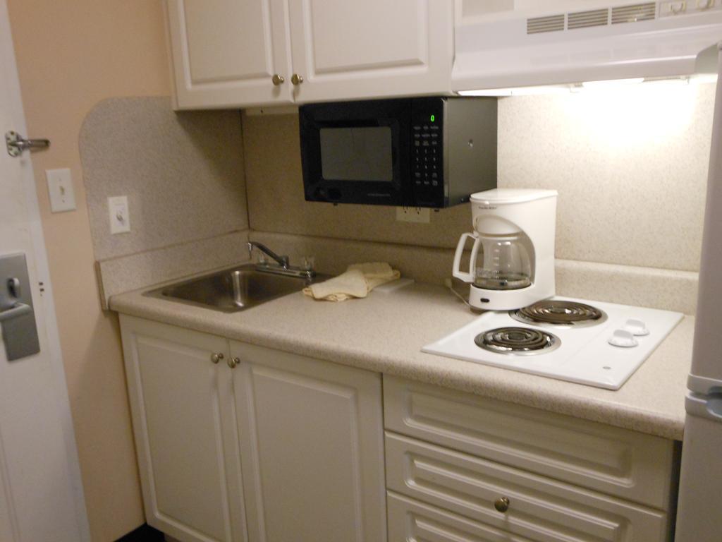 Intown Suites Extended Stay Select Hampton Va Habitación foto